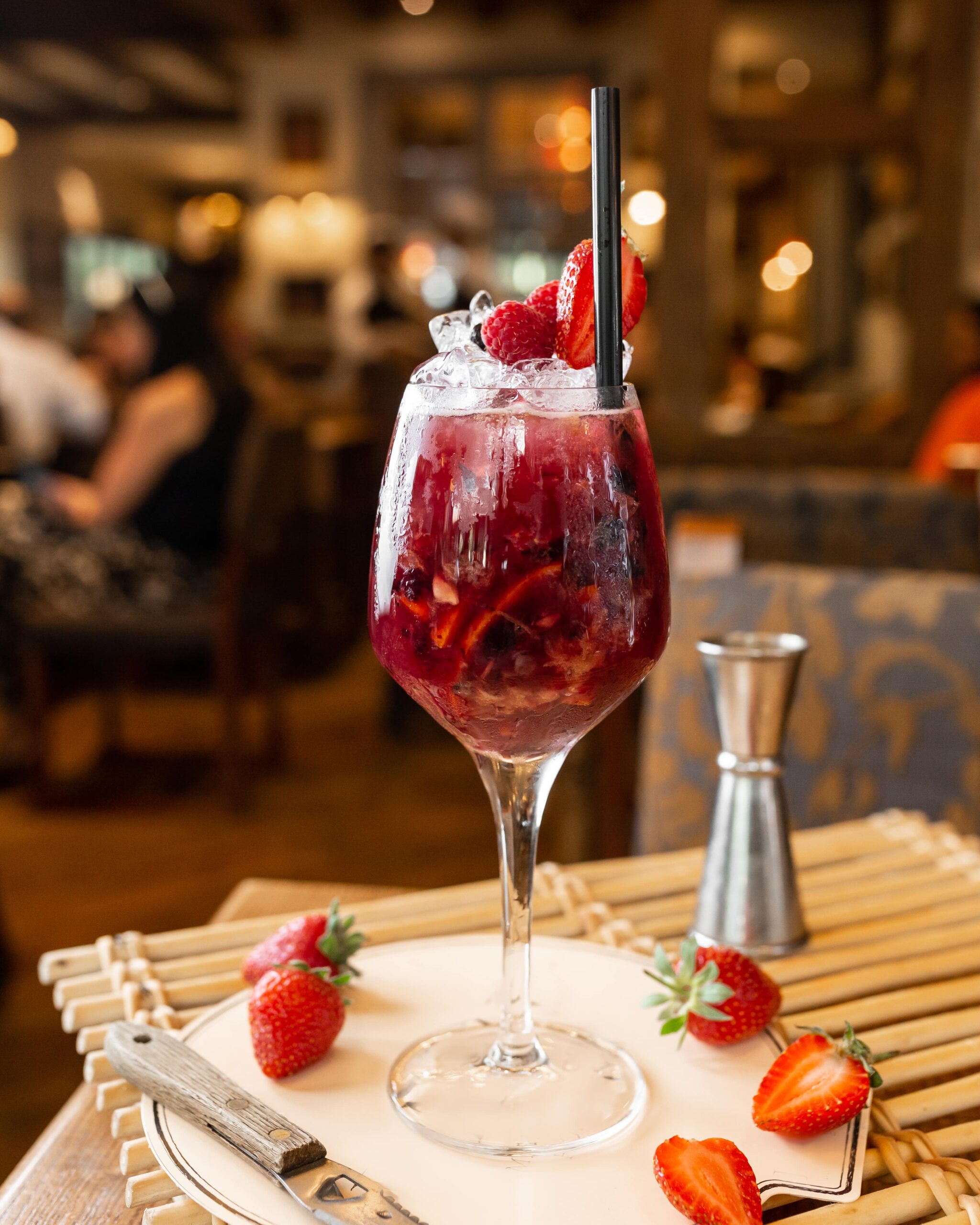 fresh-berries-cocktail-with-ice-min