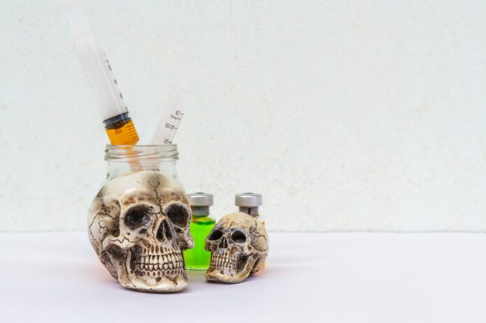 skull-and-syringe-min